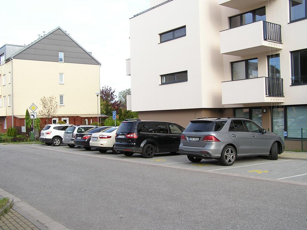 Gonda Apartments Hradec Králové Exteriör bild